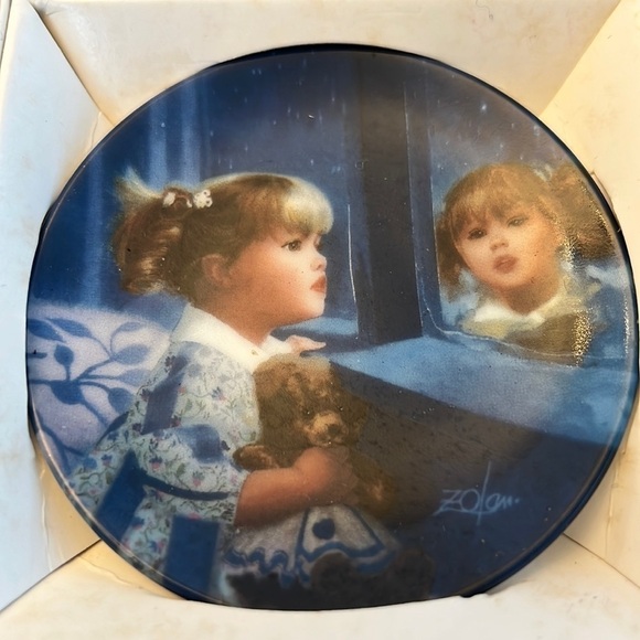 Set of 4 Donald Zolan Mini Collector Plates of Children 1 portrait - Picture 6 of 7